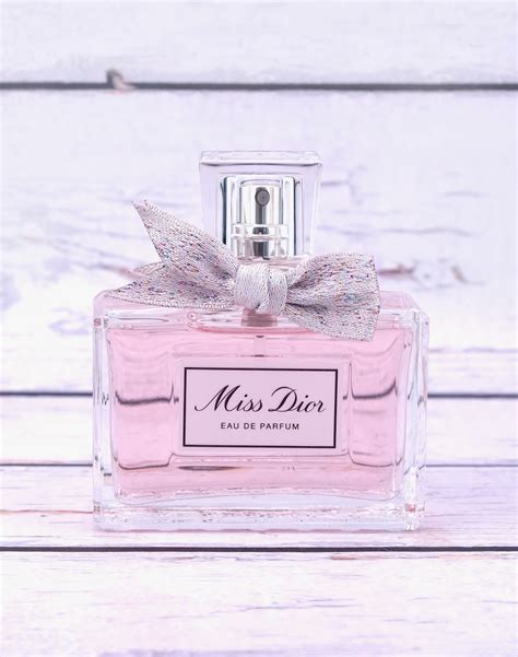 review of miss dior|Miss Dior perfume reviews.